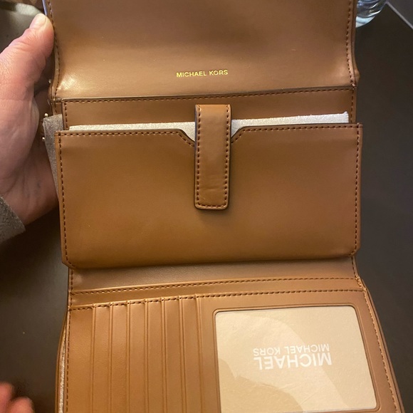 AUTHENTIC LG FLAp phn wristlet MK WALLET org $158 - Picture 9 of 10